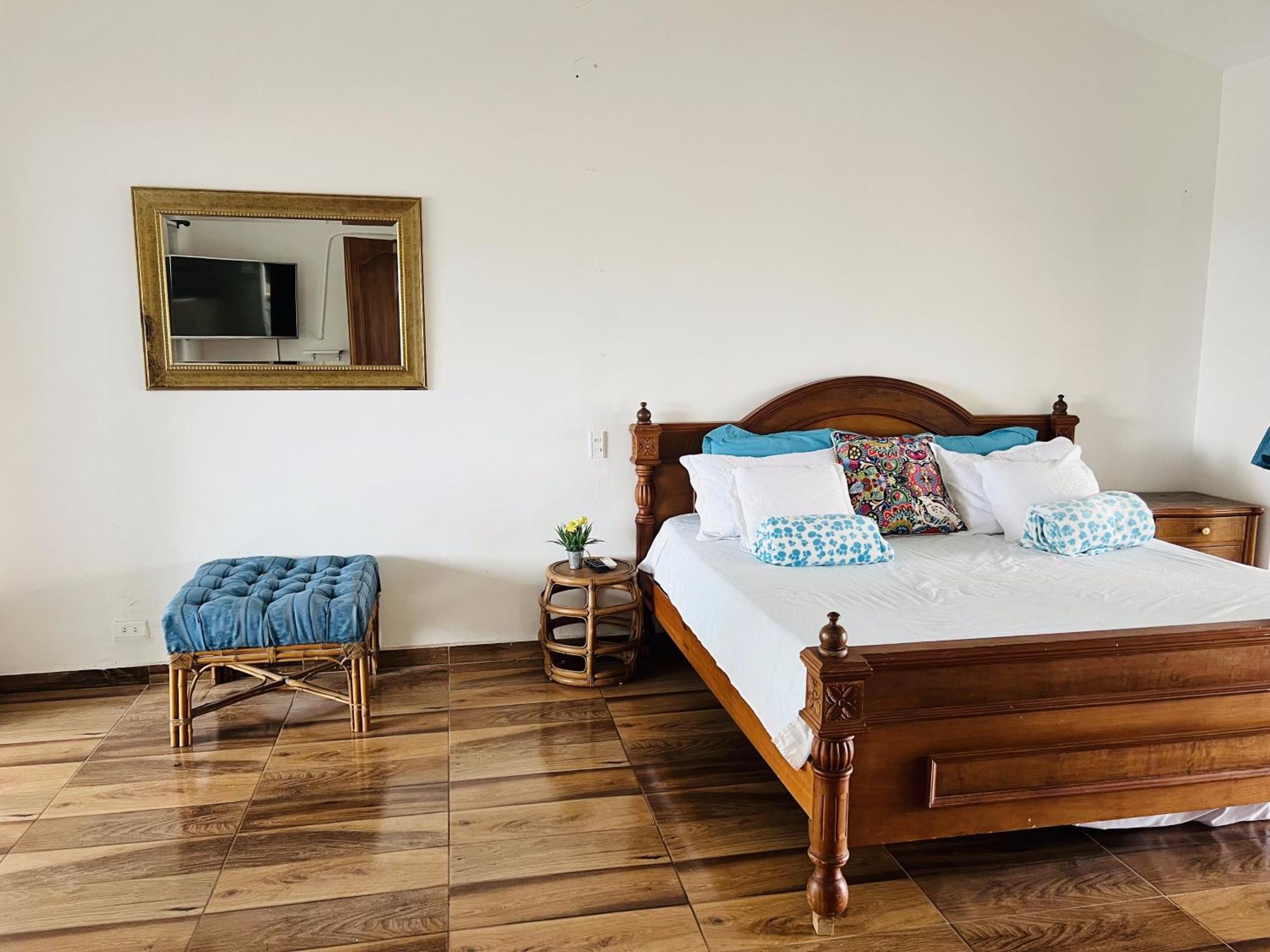 Paradise Lake Finca Hotel Guatape Exterior photo