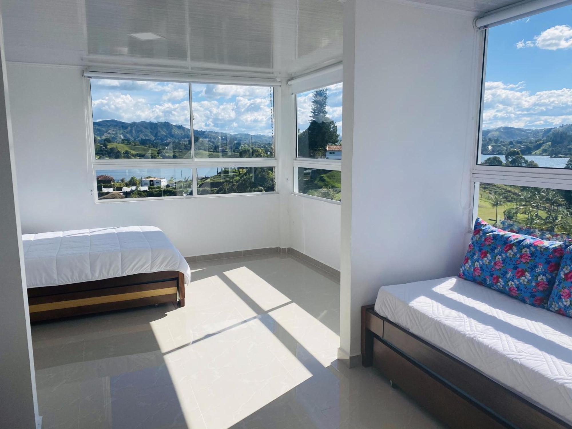 Paradise Lake Finca Hotel Guatape Exterior photo