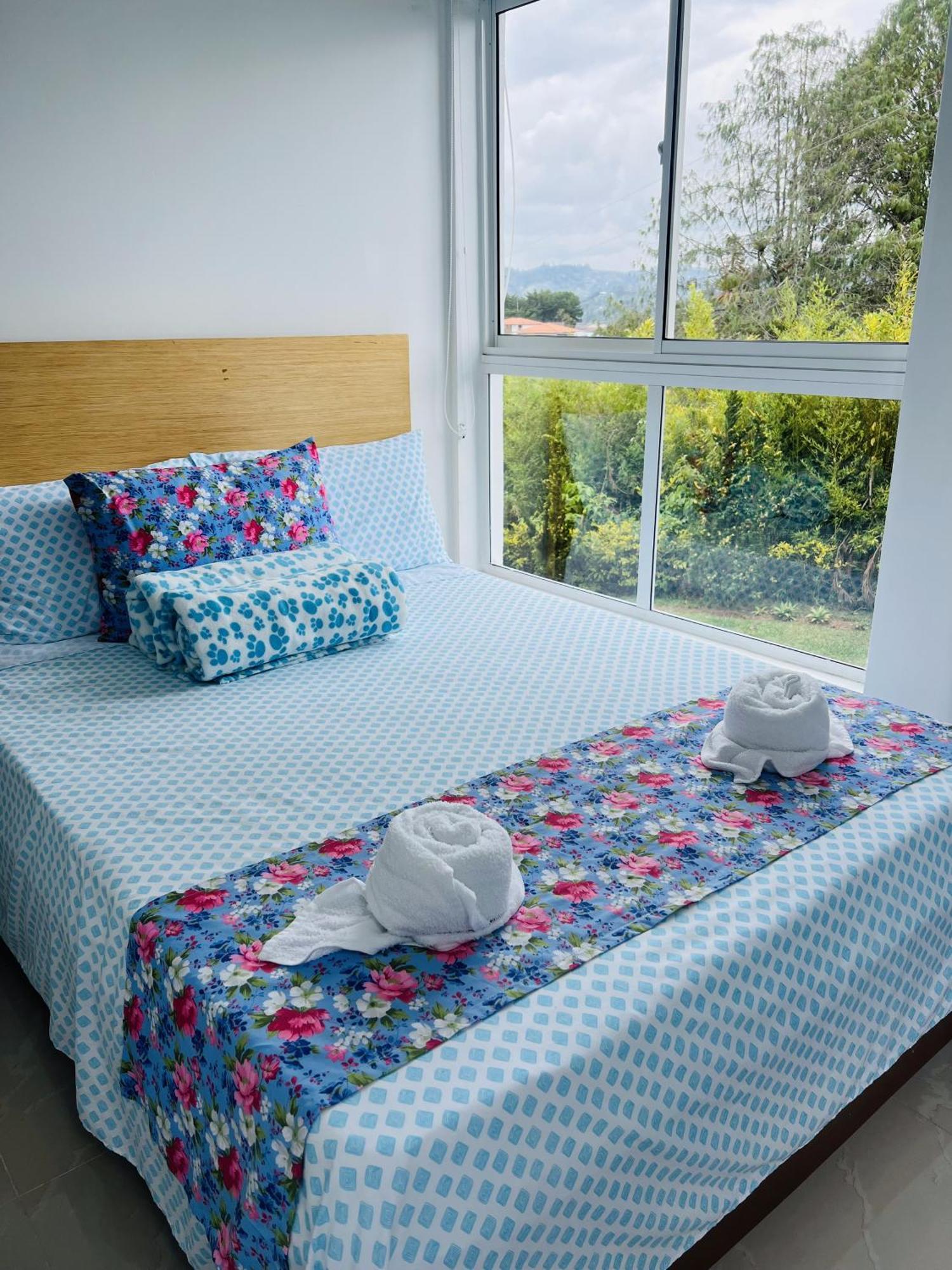 Paradise Lake Finca Hotel Guatape Exterior photo