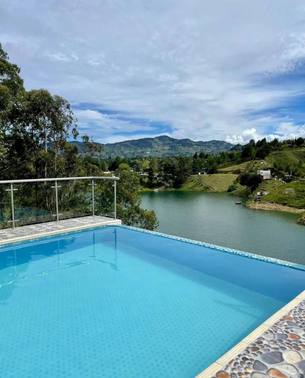 Paradise Lake Finca Hotel Guatape Exterior photo