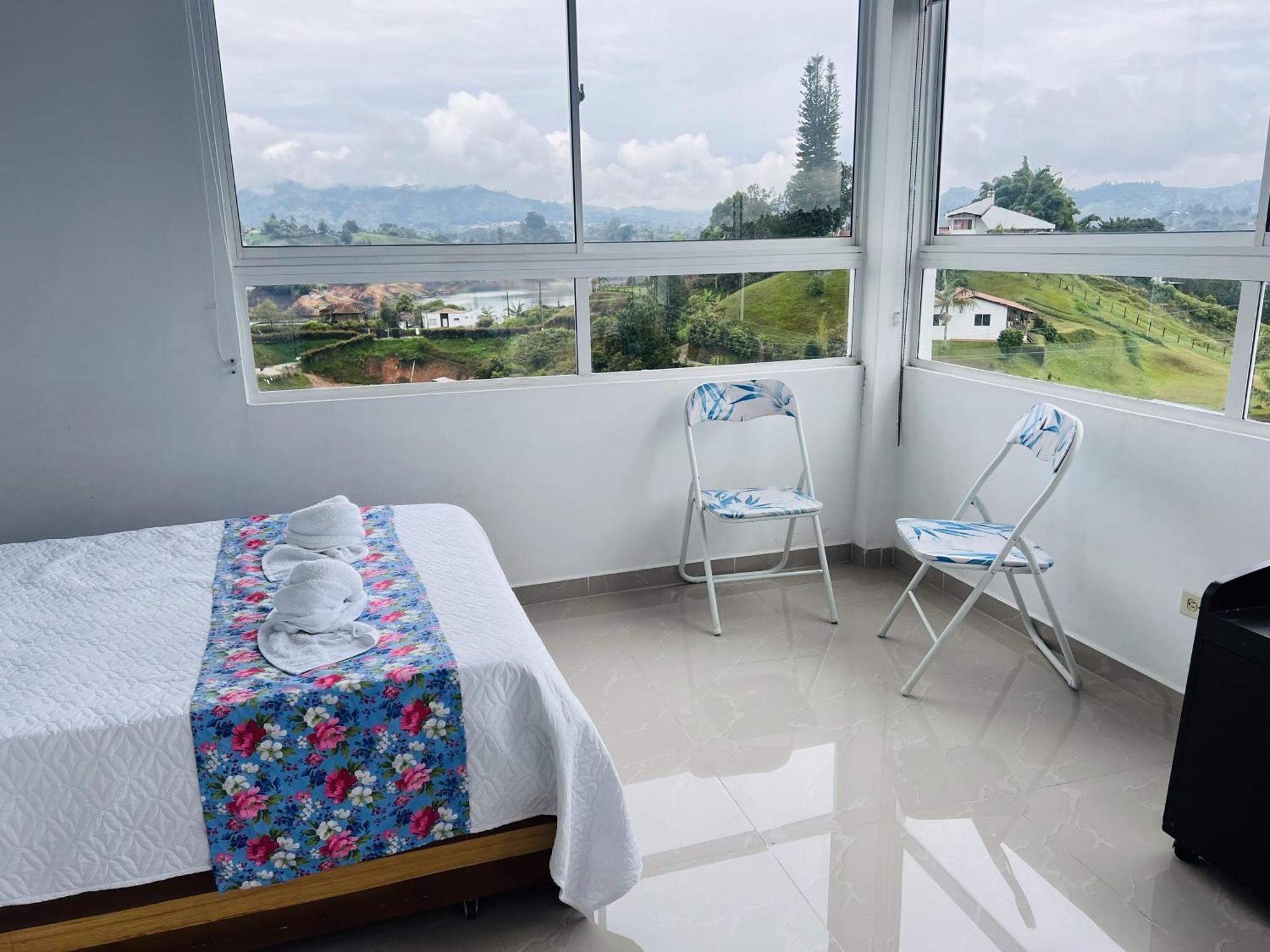Paradise Lake Finca Hotel Guatape Exterior photo