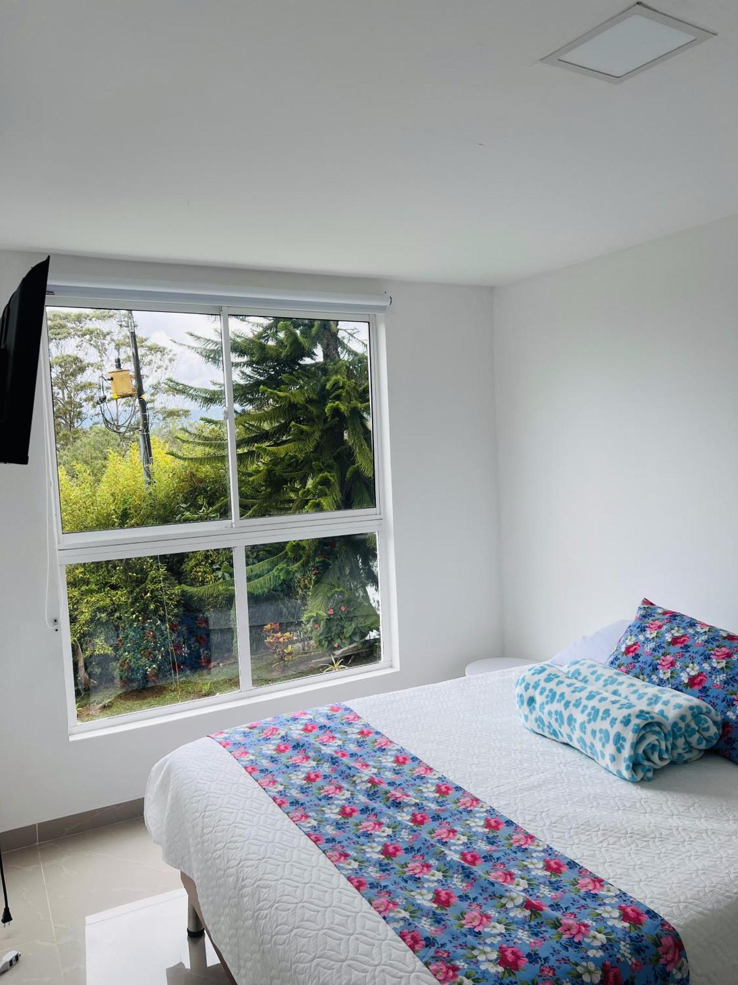 Paradise Lake Finca Hotel Guatape Exterior photo