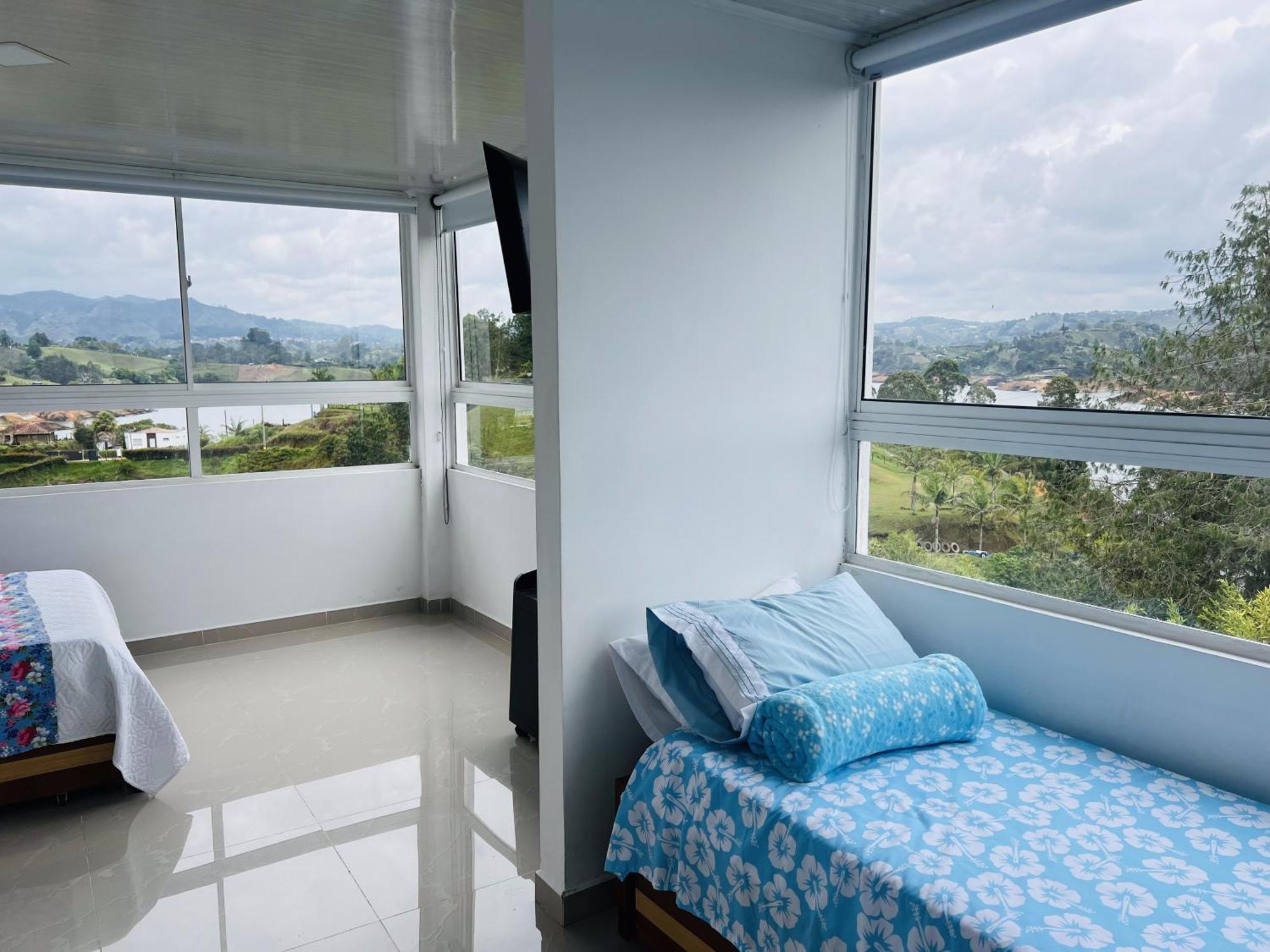 Paradise Lake Finca Hotel Guatape Exterior photo