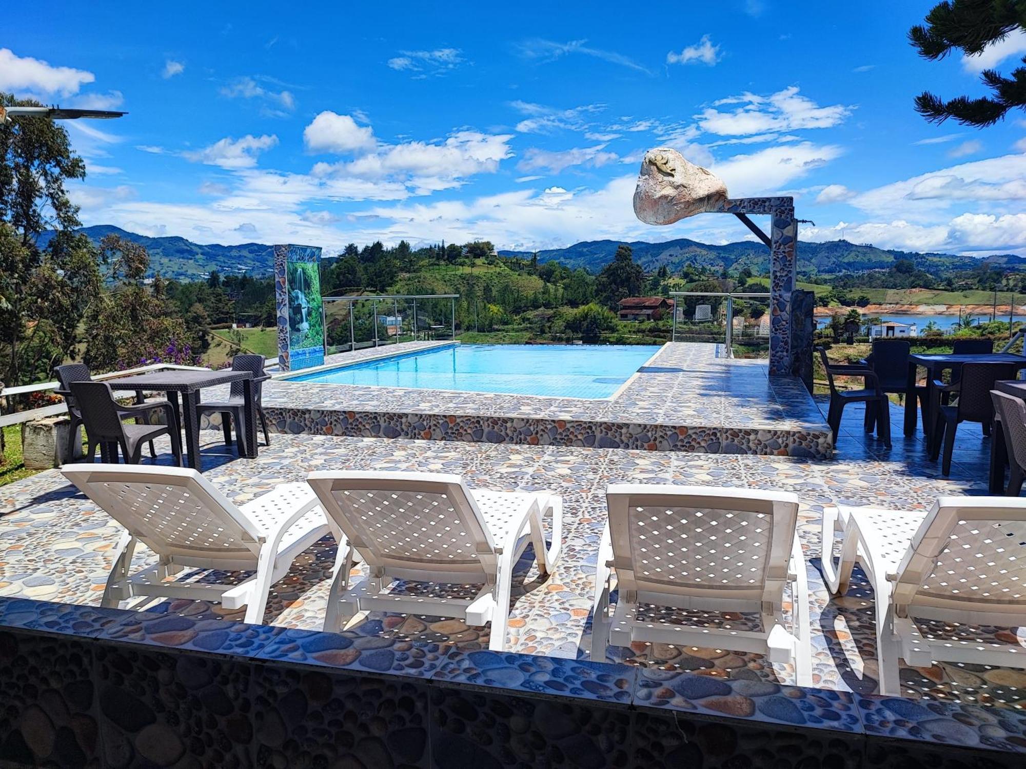 Paradise Lake Finca Hotel Guatape Exterior photo